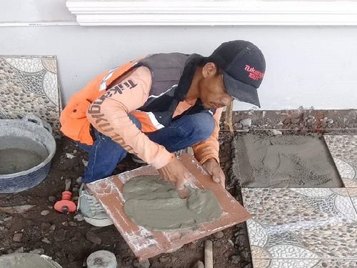 Tukang Bangunan Sejuta Pintu Tukang Bangunan Sejuta Pintu